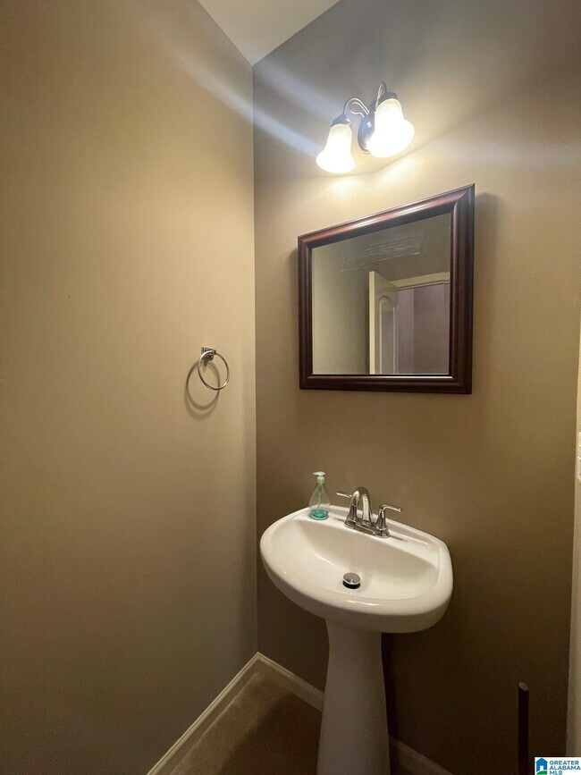 Building Photo - 2273 Chalybe Tr