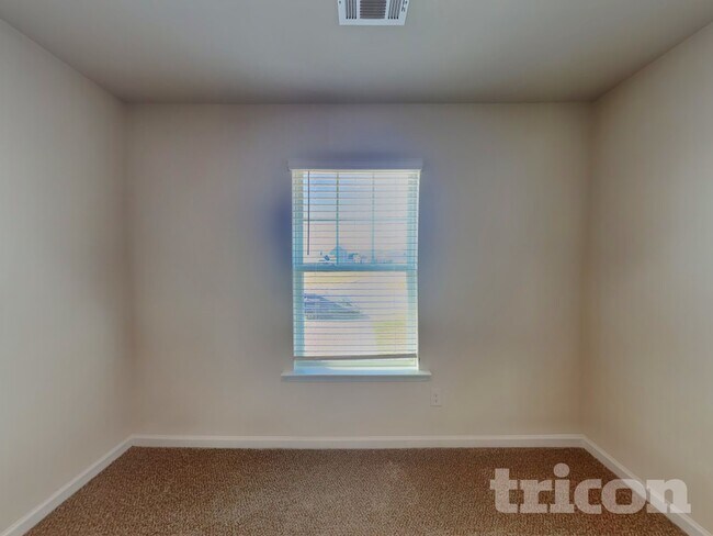 Building Photo - 1100 Amadas Dr