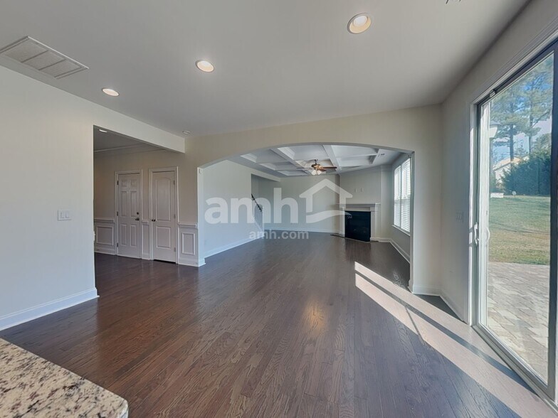 Building Photo - 10075 Fox Trotter Ln