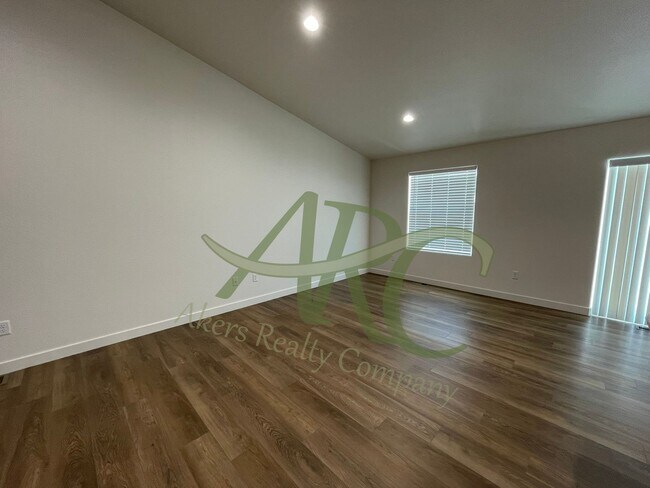 Building Photo - 968-970 S Coral Pl