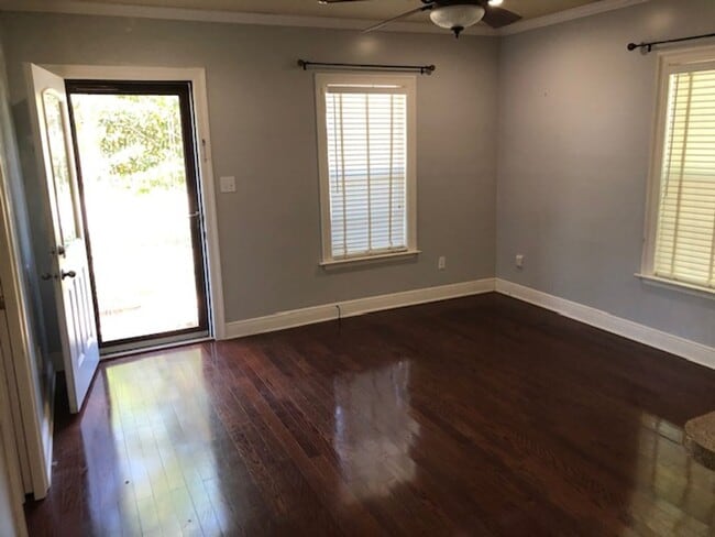 Building Photo - 604 Morgan Ave