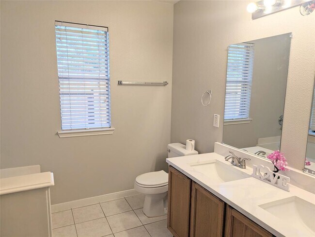 Building Photo - 11906 Sonora Springs Dr