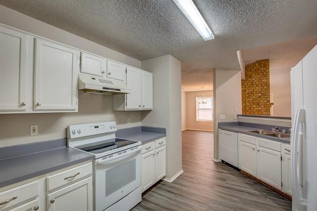 Building Photo - 406 Valley Spring Dr