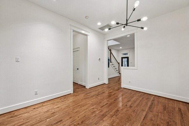 Building Photo - 1537 Alexander St