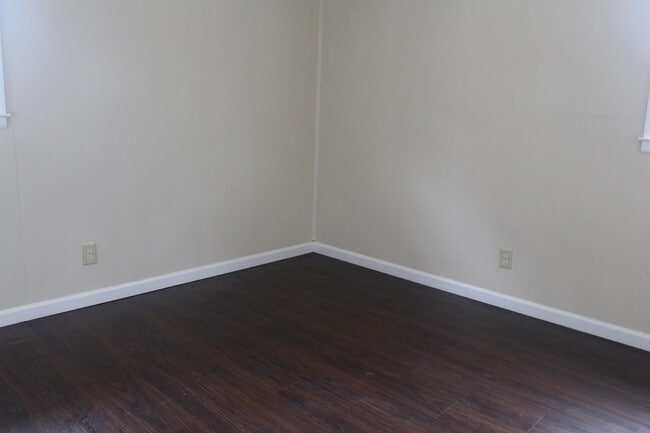 Building Photo - 135 Miller St NW