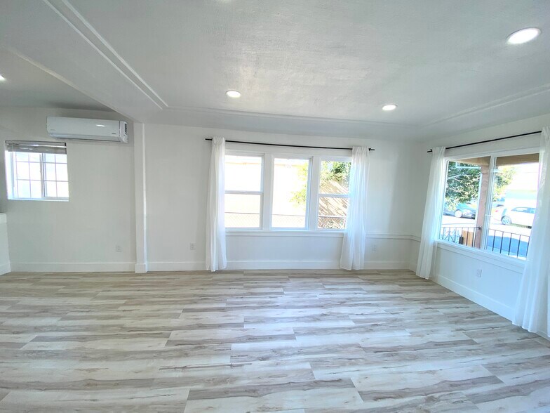 Building Photo - 467 42nd St
