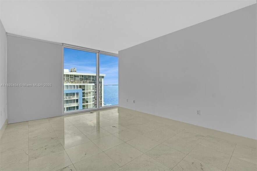 Building Photo - 2101 Brickell Ave