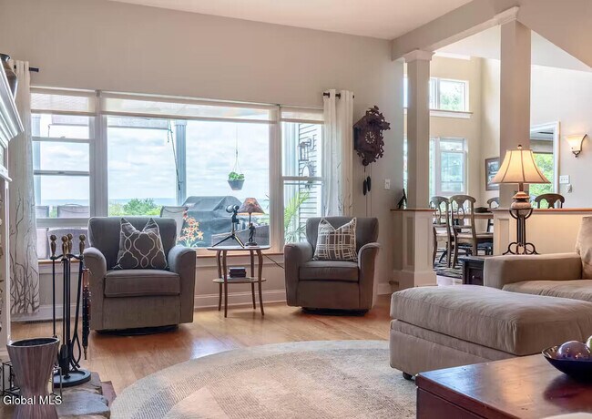 Building Photo - 27 Hill Rd