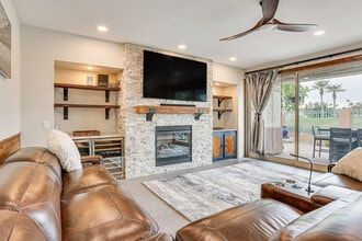 Building Photo - 13716 W Cypress St