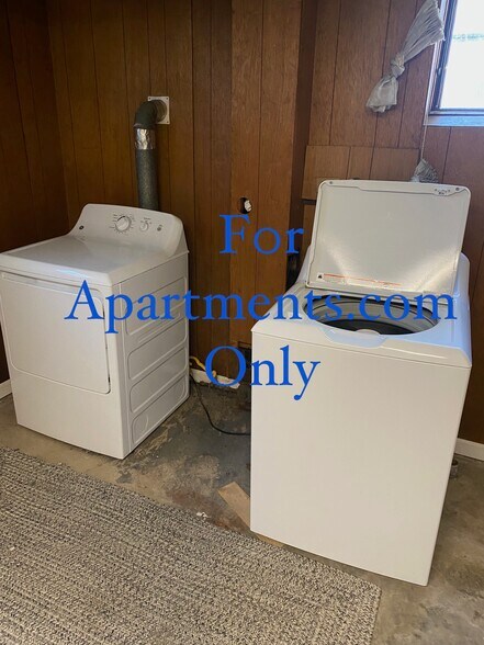 Building Photo - 105 Hunt Ave