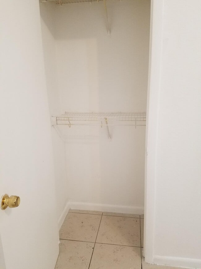 Building Photo - 2009 Division Ave