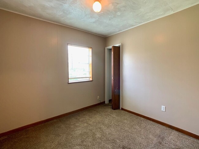 Building Photo - 1716 Avenue A