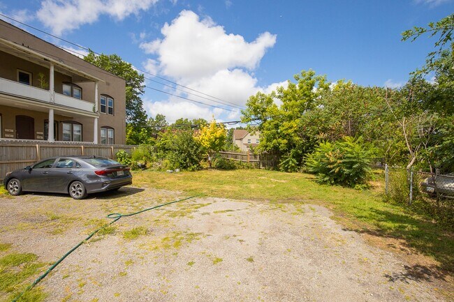 Building Photo - 1432 W 110th St