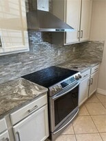 Building Photo - 2847 S Evergreen Cir