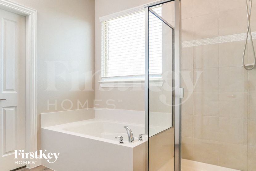 Building Photo - 2504 Cerro Ranch Rd