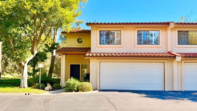 Building Photo - Beautifully Updated & Remodeled Townhome on the Pala Mesa Golf Course in Fallbrook!