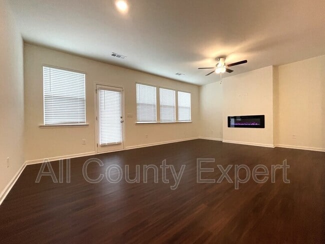 Building Photo - 272 Whitetail Cir