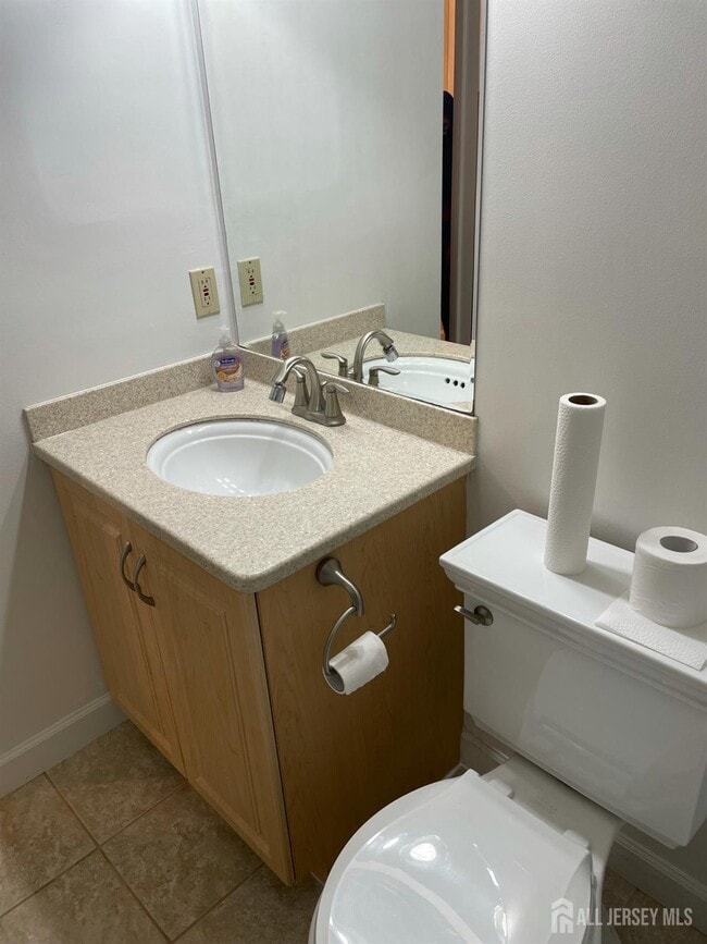 Building Photo - 911 Ravens Crest Dr