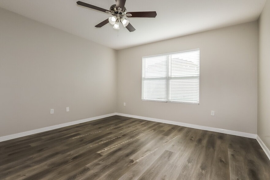 Building Photo - 10529 Whispering Hammock Dr