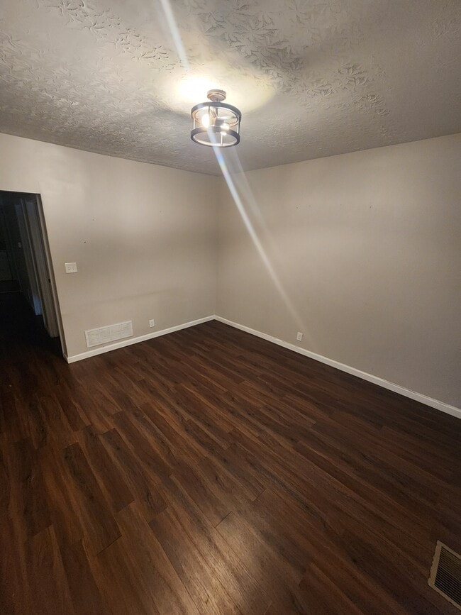 Building Photo - 1709 Dumesnil St