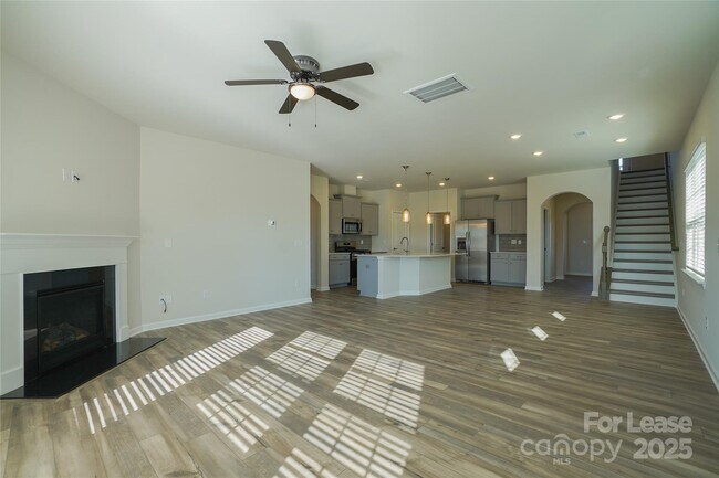Building Photo - 1406 Caracara Ct