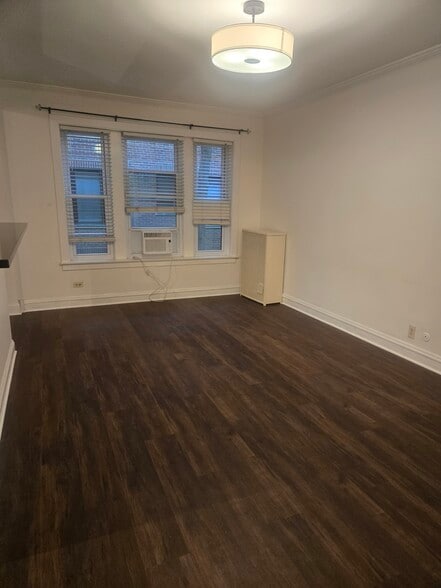 Building Photo - 1108 W Montana St