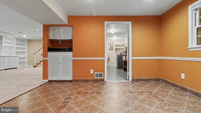 Building Photo - 6770 Baron Rd