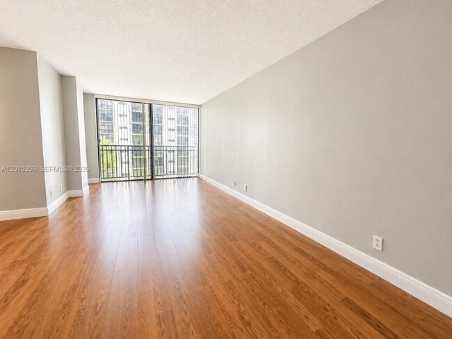 Building Photo - 17011 N Bay Rd