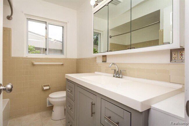 Building Photo - 21918 Knudsen Dr