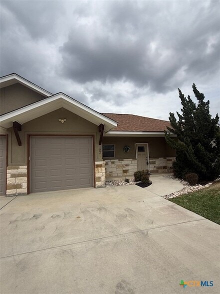 Building Photo - 152 Navarro Xing