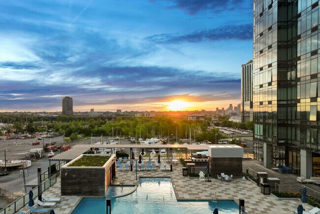 Building Photo - 33 Park View Ave