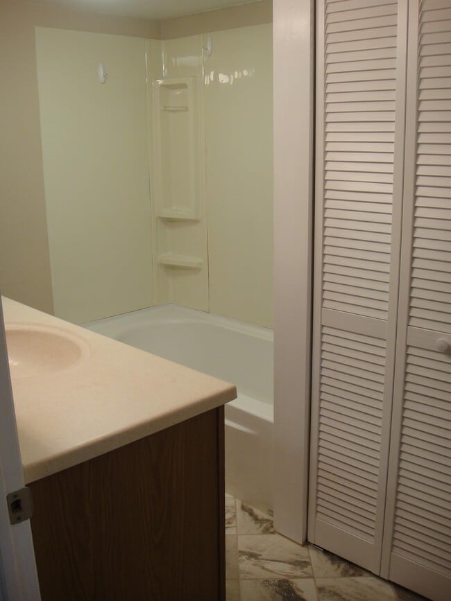 Building Photo - 205 Sioux Trail