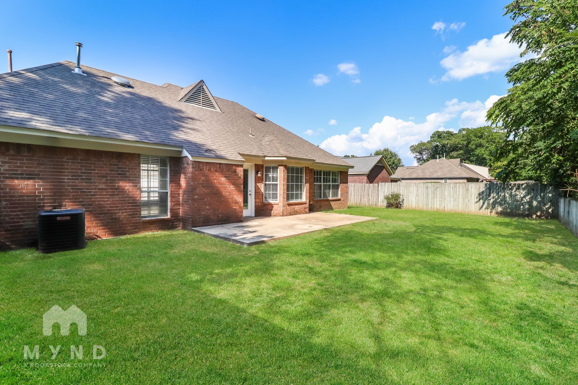 Building Photo - 240 Winding Creek Dr