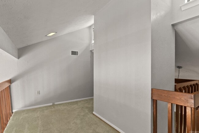 Building Photo - 102 Windwood Ln