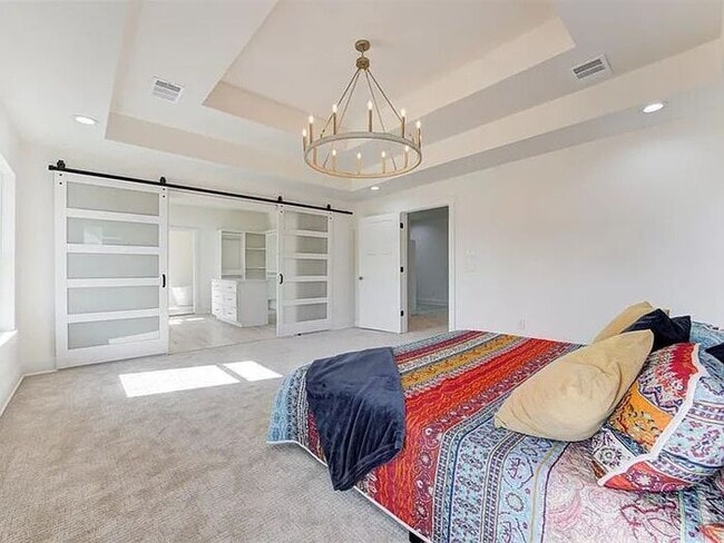 Building Photo - 213 NE 14th St