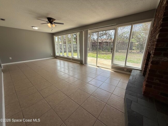 Building Photo - 1295 Country Club Blvd