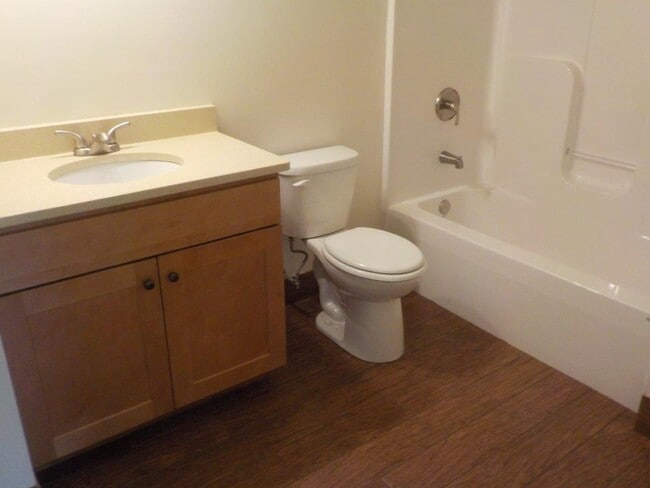 Building Photo - Spacious 3-Bed, 3.5-Bath Townhouse on East...