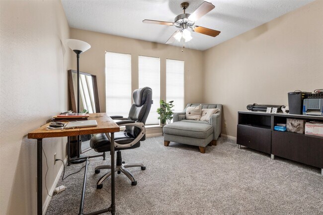 Building Photo - 1018 Trowbridge Dr