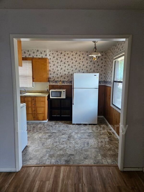 Building Photo - 911 NW 27th St