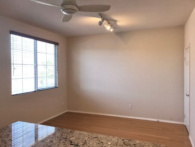 Building Photo - Located in the very popular northwest area...