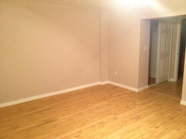 Building Photo - 1211 Amble Ln