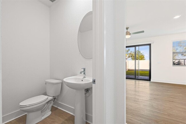 Building Photo - 8086 Gulfstream Ct