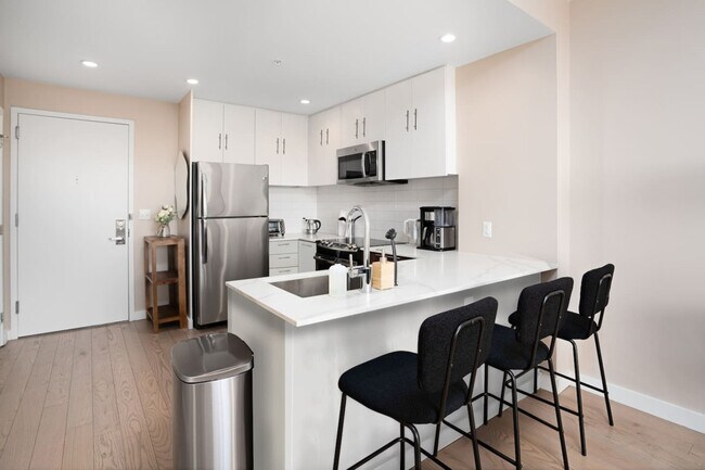 Building Photo - 629 Jefferson St