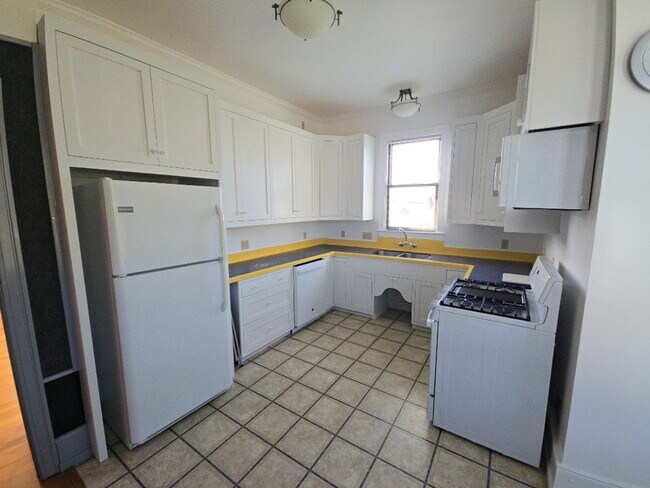 Building Photo - 2754 Van Duzen St