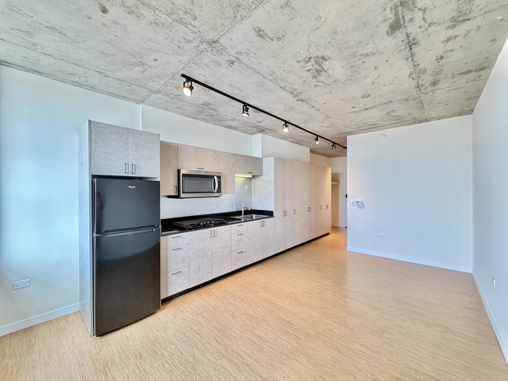 Building Photo - 1515 N Fremont St