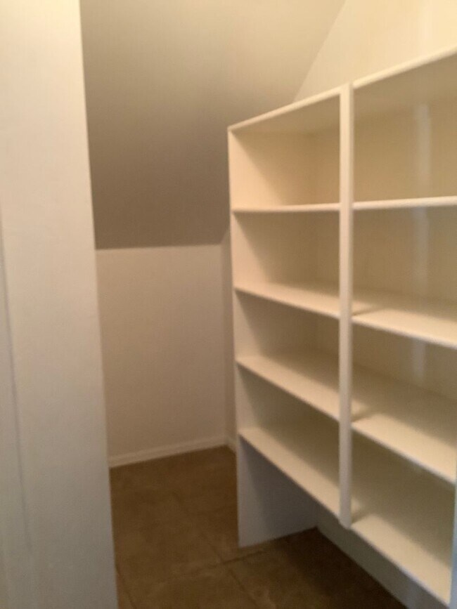 Building Photo - NORTHWEST HOME FOR RENT