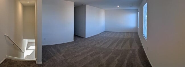 Building Photo - 635 Whoopers Lp