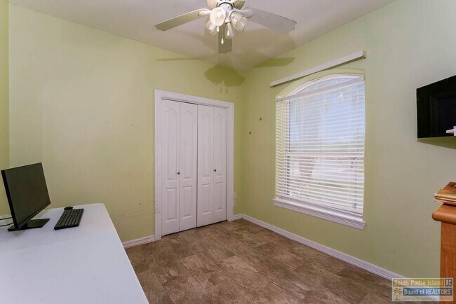 Building Photo - 28 Cypress Point Dr