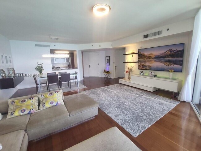 Building Photo - 17201 Collins Ave