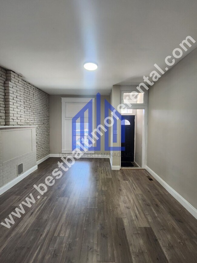 Building Photo - Spacious 3 Bedroom in East Baltimore